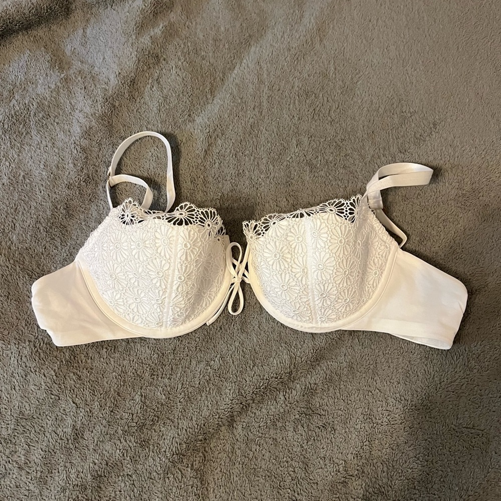 Victoria’s Secret Very Sexy Push Up Balconette Bra 36C